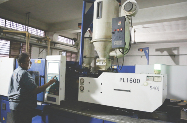 plastic-moulding-unit